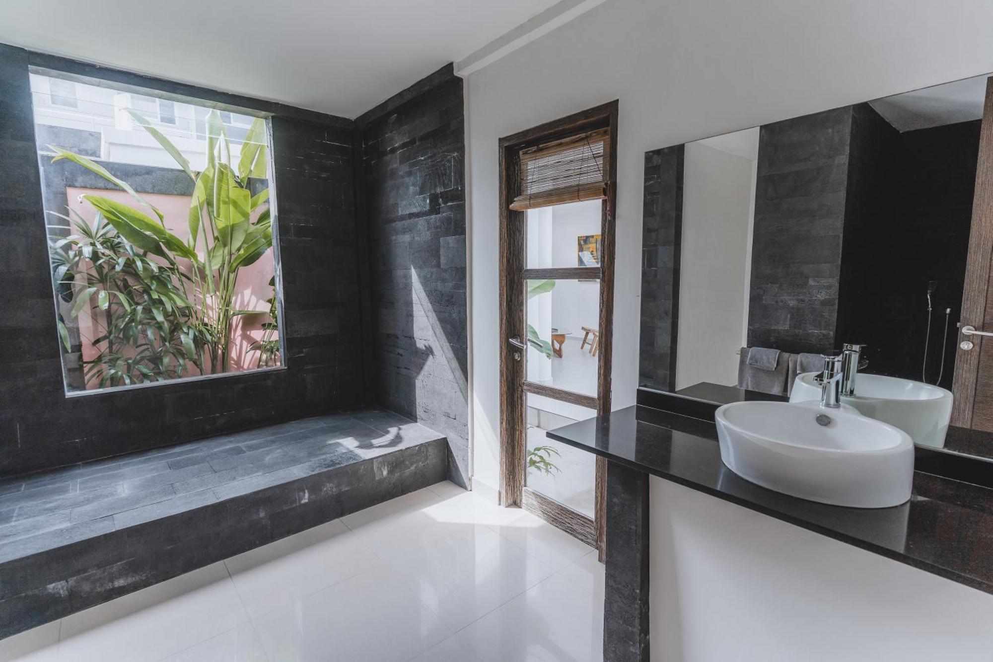 Aster Villa Seminyak Exterior photo