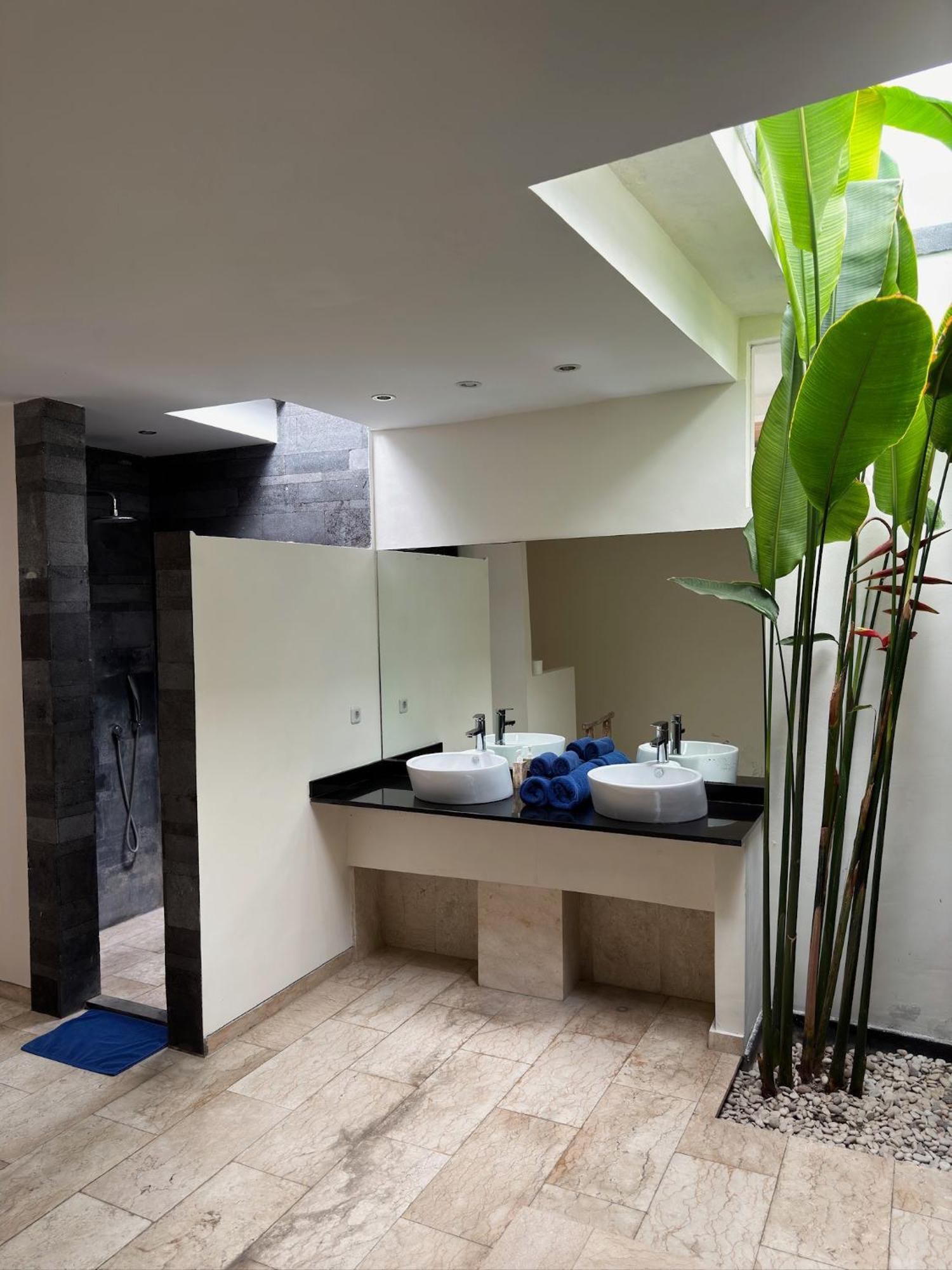 Aster Villa Seminyak Exterior photo