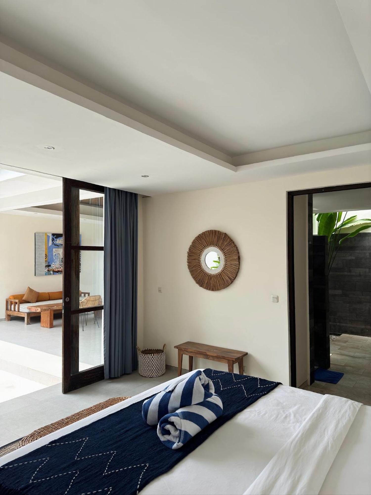 Aster Villa Seminyak Exterior photo