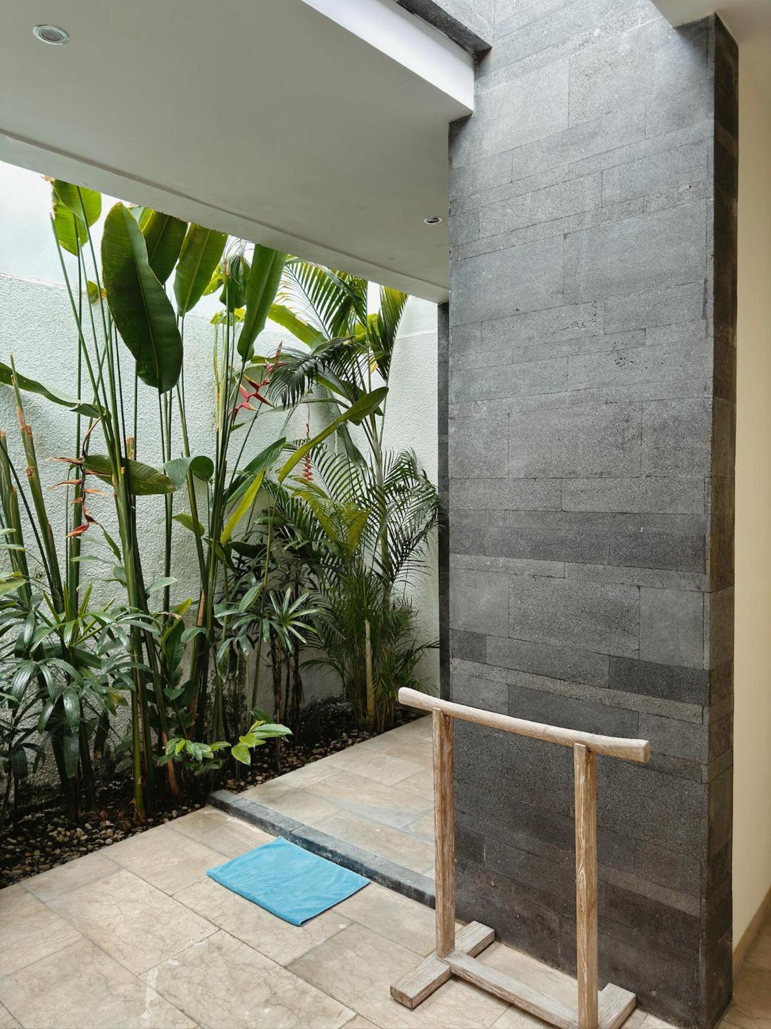 Aster Villa Seminyak Exterior photo
