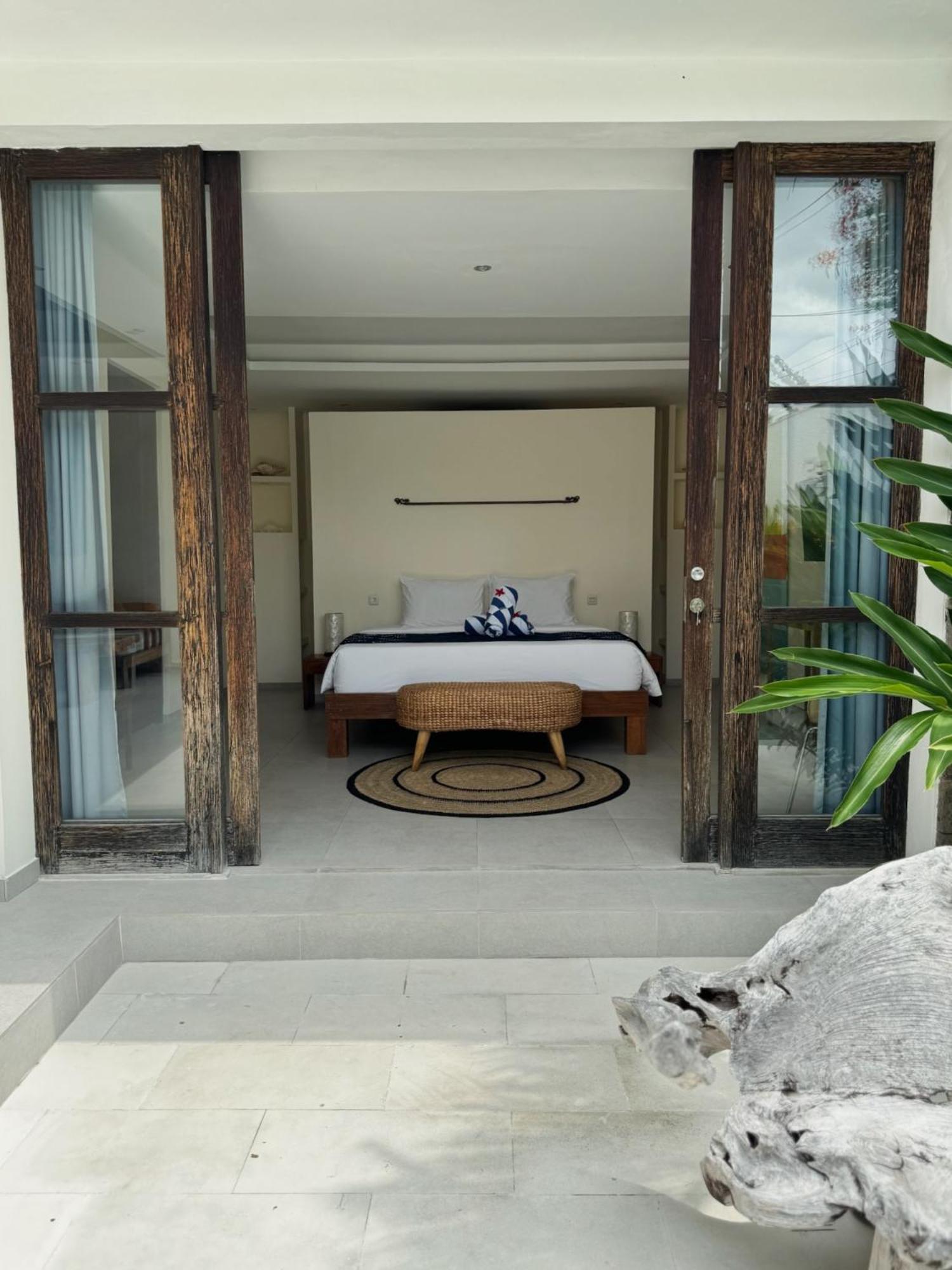 Aster Villa Seminyak Exterior photo