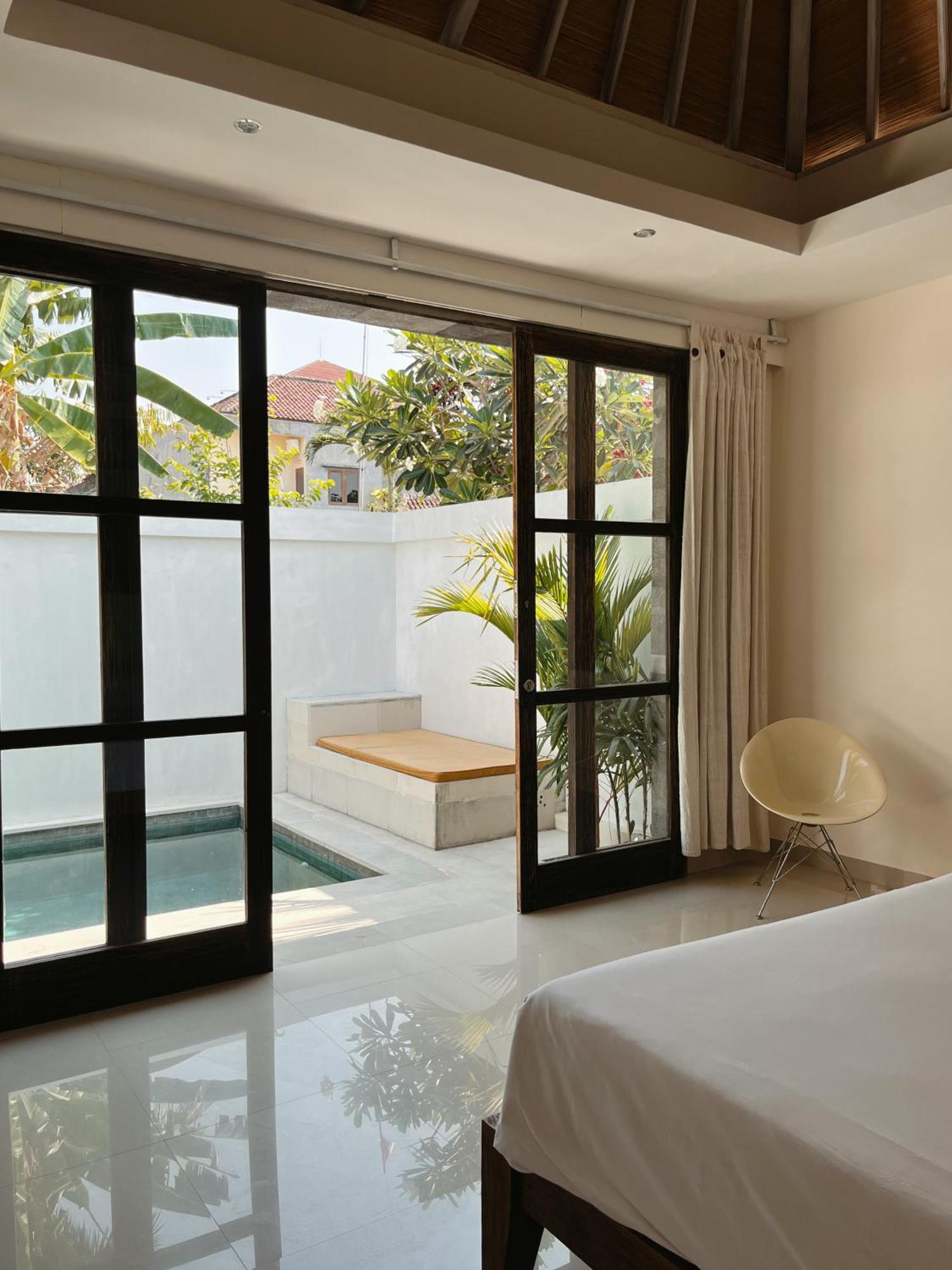 Aster Villa Seminyak Exterior photo